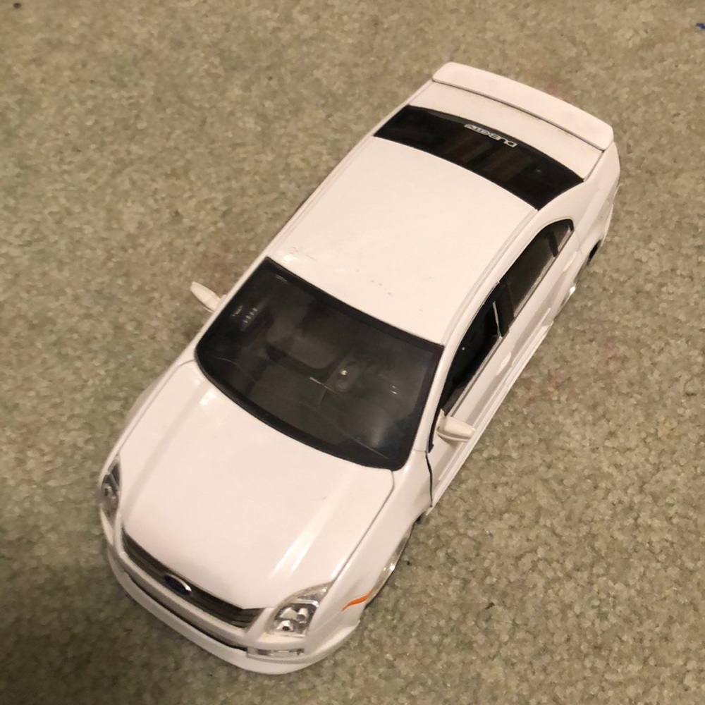 2006 Ford Fusion (Scale) 1/24